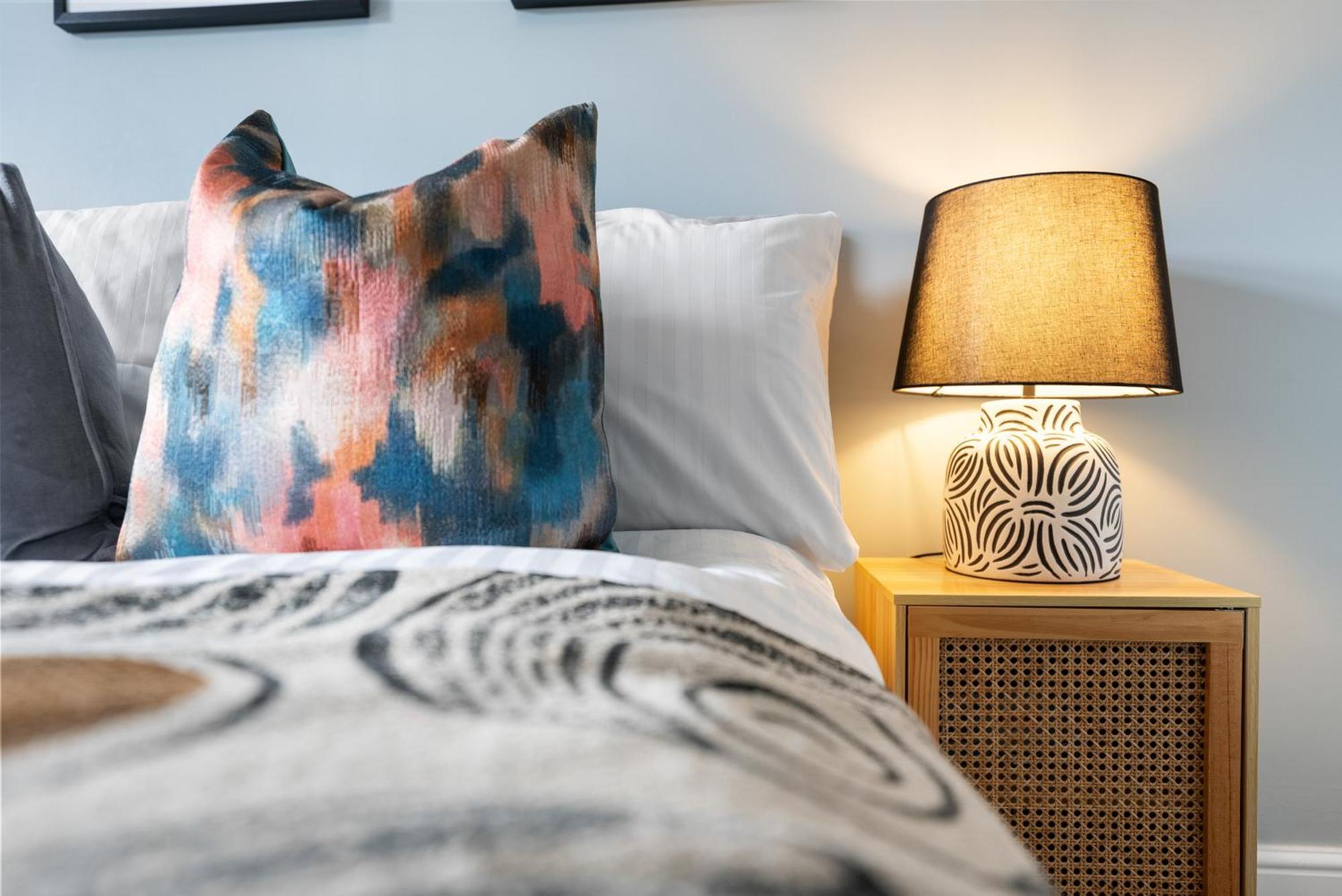 4-Bedroom Stunning Luxe, Spacious & Stylish Design House Bolton, Sleeps 11, With Parking Central Bolton, Links To Manchester, Pet-Friendly, Best For Groups! Work Contractors And Summer Special Offer! - By Blue Puffin Stays Farnworth エクステリア 写真