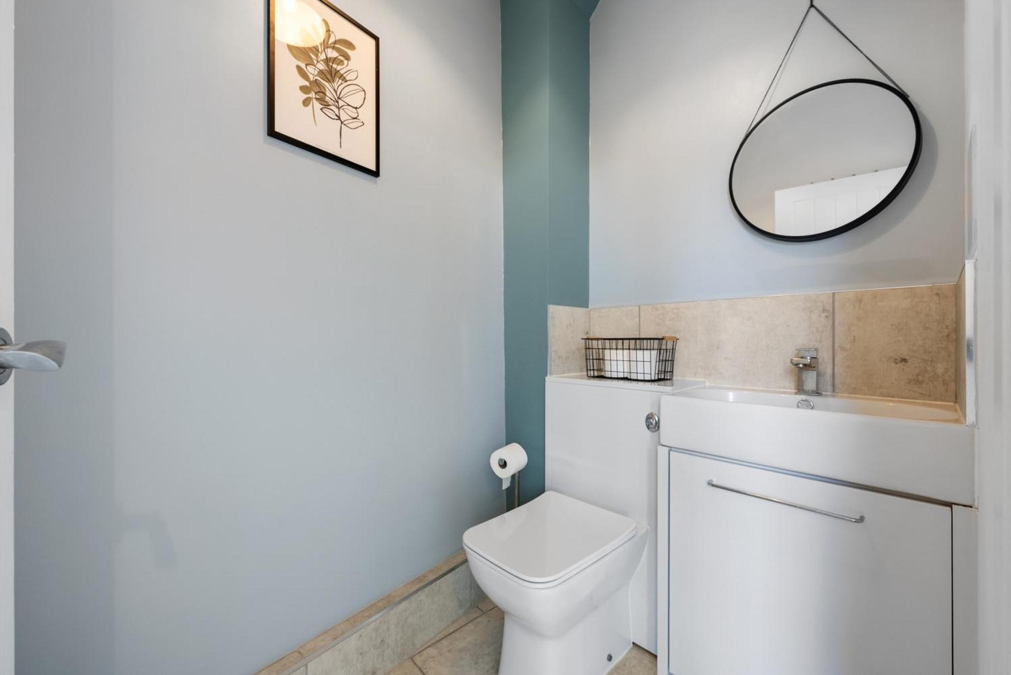 4-Bedroom Stunning Luxe, Spacious & Stylish Design House Bolton, Sleeps 11, With Parking Central Bolton, Links To Manchester, Pet-Friendly, Best For Groups! Work Contractors And Summer Special Offer! - By Blue Puffin Stays Farnworth エクステリア 写真