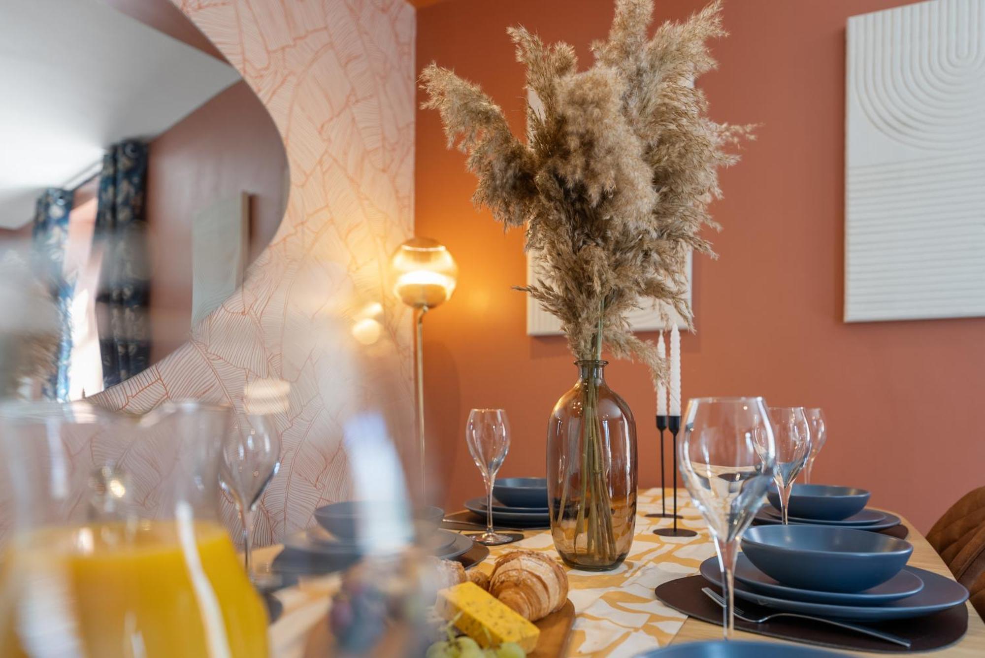 4-Bedroom Stunning Luxe, Spacious & Stylish Design House Bolton, Sleeps 11, With Parking Central Bolton, Links To Manchester, Pet-Friendly, Best For Groups! Work Contractors And Summer Special Offer! - By Blue Puffin Stays Farnworth エクステリア 写真